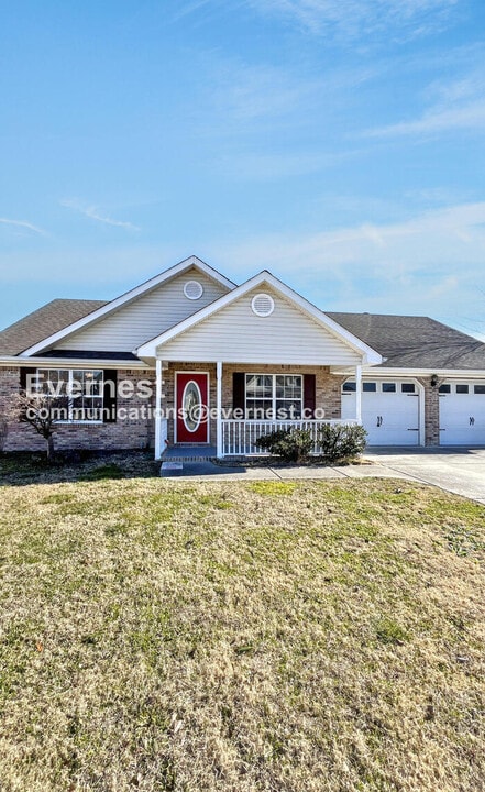 183 Bunker Dr in Rossville, GA - Building Photo