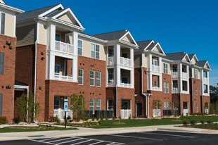 The Manchester in Manchester, CT - Foto de edificio - Building Photo