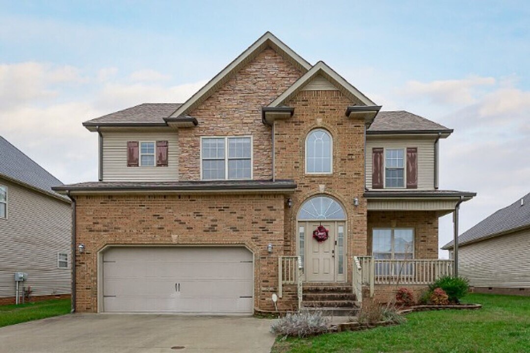 1161 Chinook Cir in Clarksville, TN - Building Photo