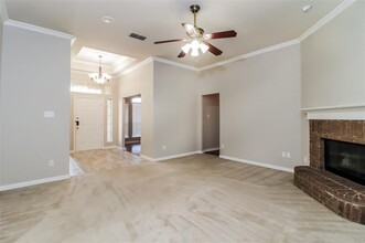 1309 Vistawood Dr in Mansfield, TX - Foto de edificio - Building Photo