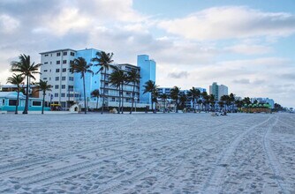 324 Van Buren St in Hollywood, FL - Building Photo - Building Photo