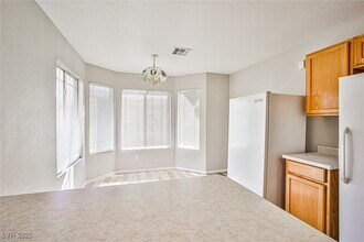 1070 Canoga Peak Ave in Las Vegas, NV - Building Photo - Building Photo