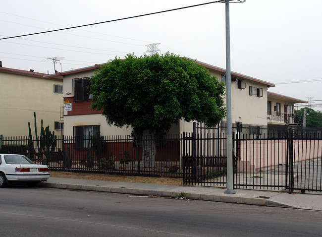 13016 S Vermont Ave in Gardena, CA - Building Photo - Building Photo