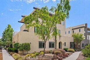 123 Interval in Irvine, CA - Building Photo