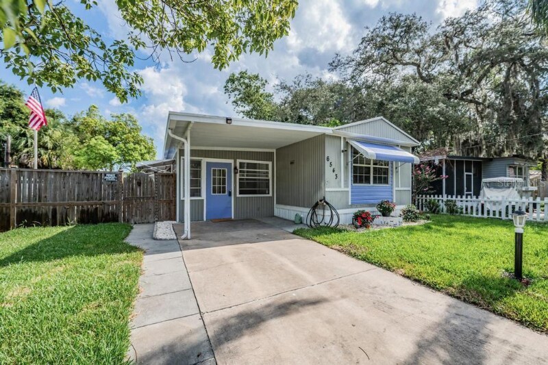 6543 Celeste Ln in New Port Richey, FL - Building Photo