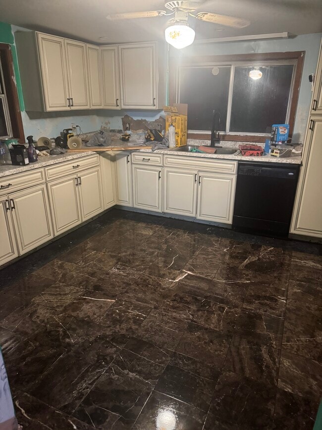 636 Oakland Ave in Bellefontaine, OH - Building Photo - Building Photo