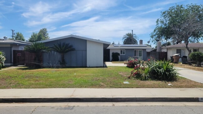 property at 2313 San Lorenzo Ave