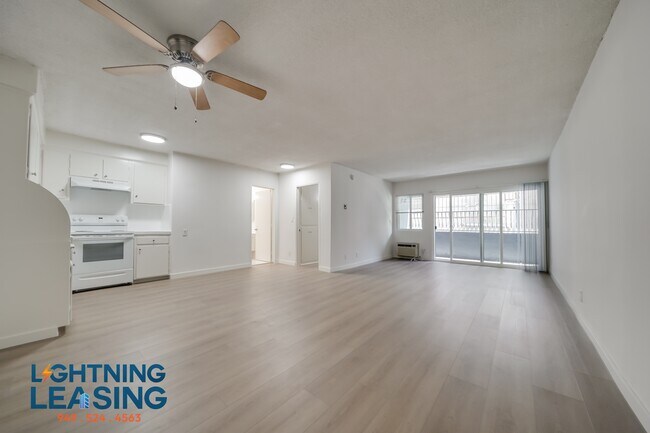 703 Irolo St in Los Angeles, CA - Building Photo - Building Photo
