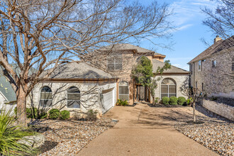 404 Golf Crest Ln in Lakeway, TX - Building Photo - Building Photo