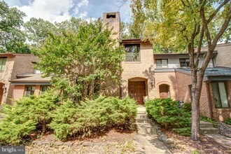 5707 Waters Edge Landing Court in Burke, VA - Building Photo - Building Photo