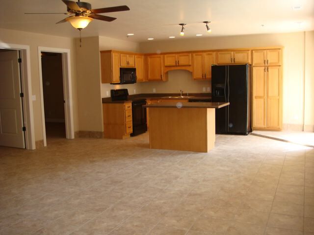 806 Cherry St, Unit 102 in Columbia, MO - Foto de edificio - Building Photo