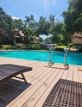 7401 Sordello Dr in Austin, TX - Foto de edificio - Building Photo