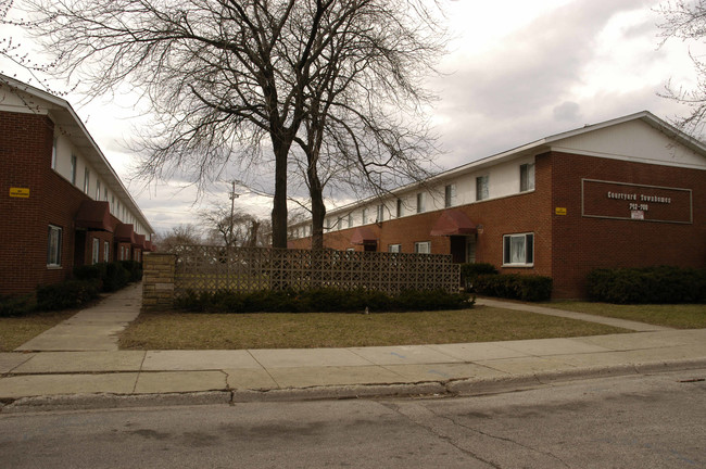 722-760 N Linden Ave in Waukegan, IL - Building Photo - Building Photo