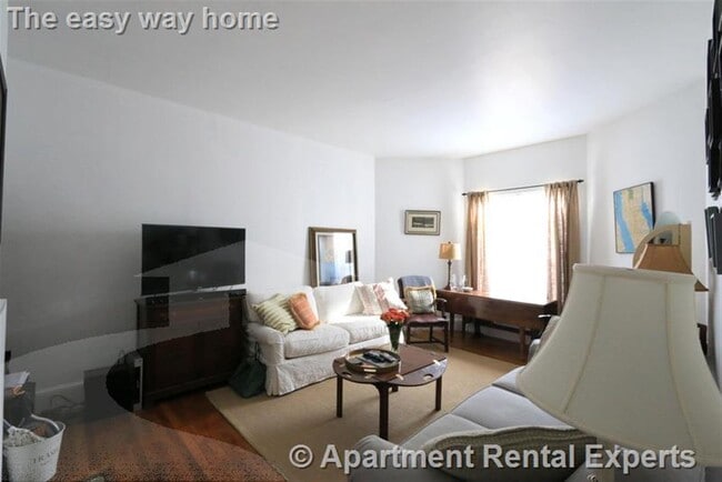 21 Ellery St, Unit 6 in Cambridge, MA - Foto de edificio - Building Photo