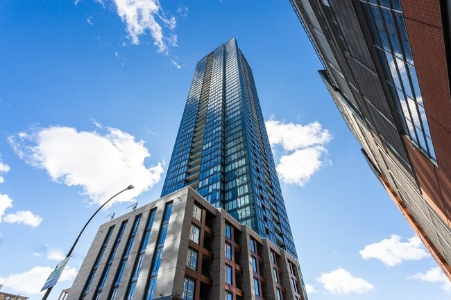 property at 1288 Rue Saint-Antoine O