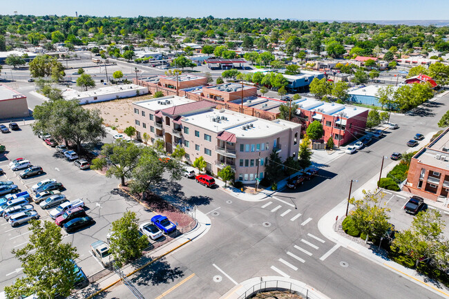 Monticello in Albuquerque, NM - Foto de edificio - Building Photo