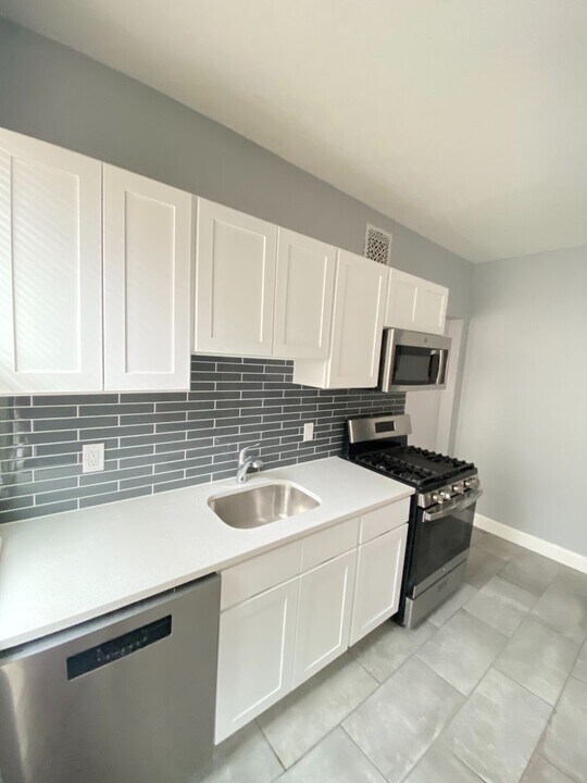 506 Ferry St, Unit 1st Fl in New Haven, CT - Building Photo