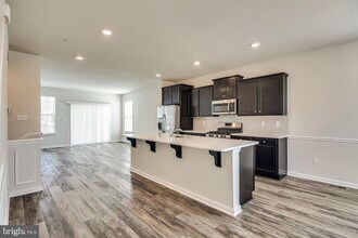 2015 Thornbrook Wy in Odenton, MD - Building Photo - Building Photo