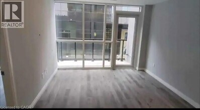 108 Garment St in Kitchener, ON - Building Photo - Building Photo