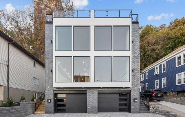 property at 728 Undercliff Ave