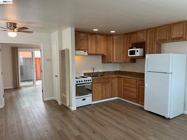 3499 Norton Way in Pleasanton, CA - Building Photo - Building Photo