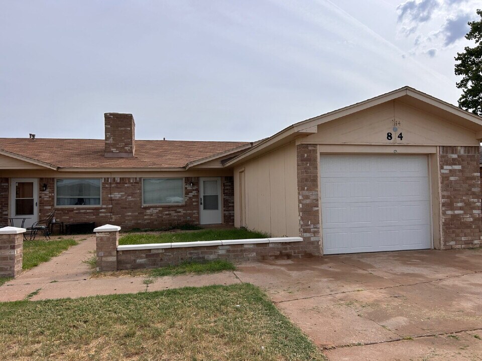 814 Elkhart Ave in Lubbock, TX - Building Photo