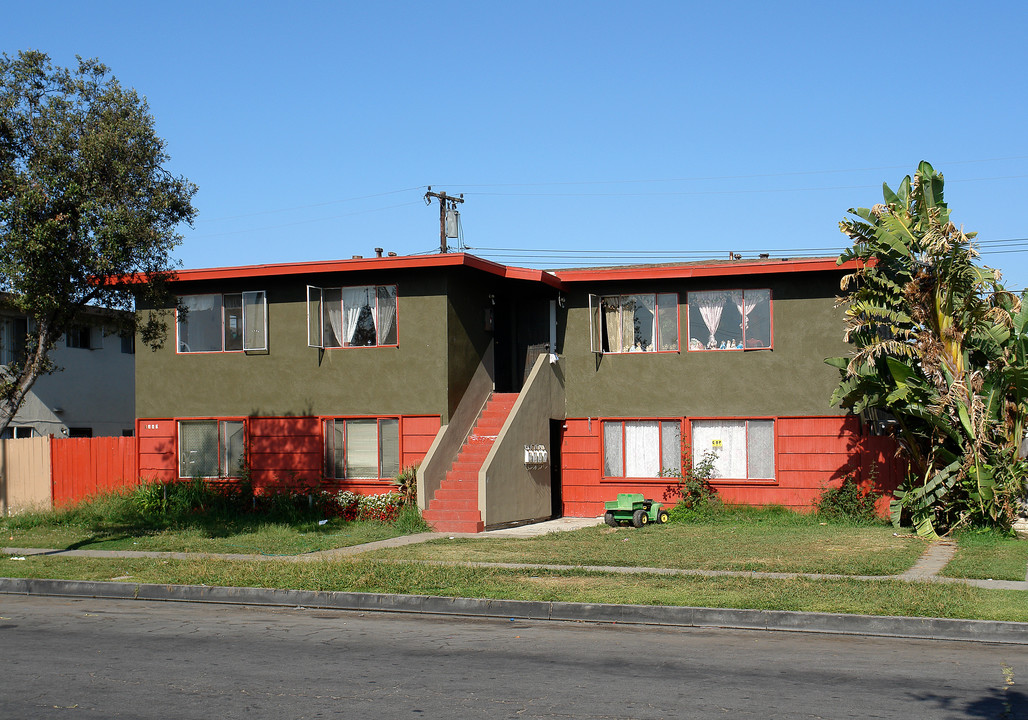 2606 S Rosewood Ave in Santa Ana, CA - Building Photo