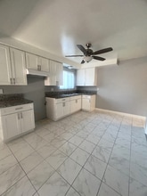 900 S Highland Ave, Unit 9 in Fullerton, CA - Foto de edificio - Building Photo