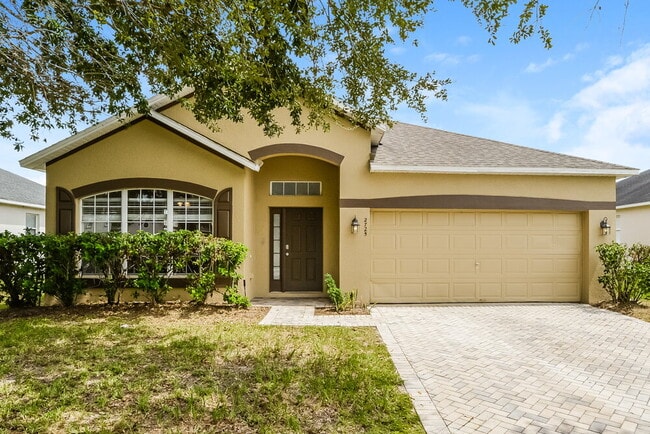property at 2725 Eagle Glen Cir