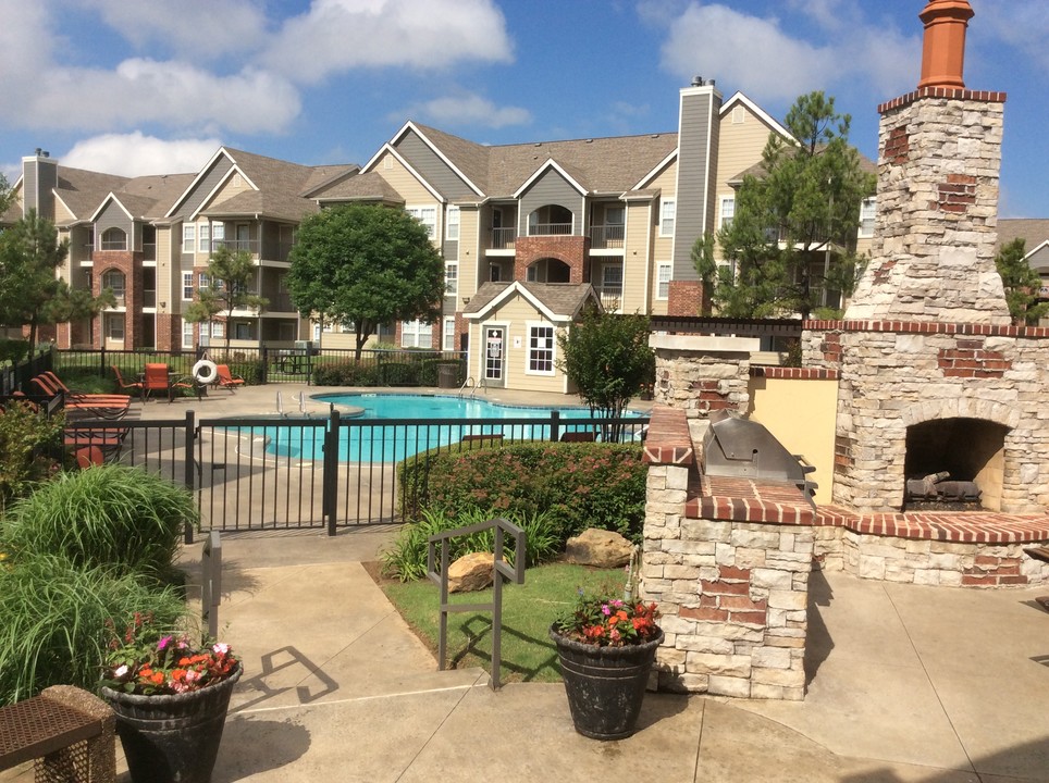 Park at WestPointe in Yukon, OK - Building Photo