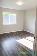2005 S 4th St W in Missoula, MT - Foto de edificio - Building Photo