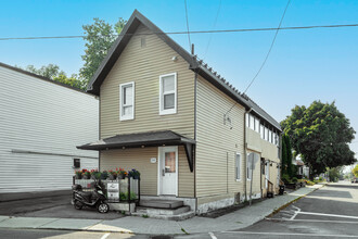 240 Marier Ave in Ottawa, ON - Building Photo - Building Photo