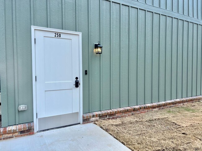 216 E Hurd St-Unit -Unit 250 in Edmond, OK - Building Photo - Building Photo