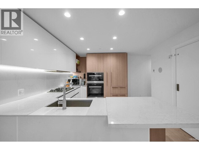 property at 6833 Pearson Wy