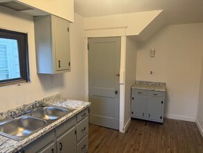 4513 5th Ave in Beaver Falls, PA - Building Photo - Building Photo