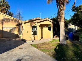 657 Chestnut St in Turlock, CA - Building Photo