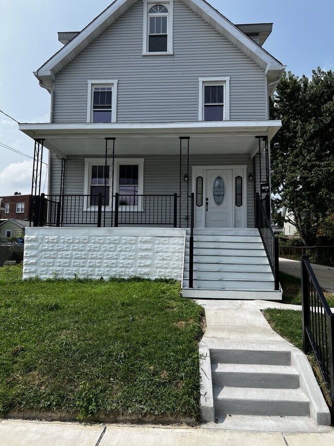 property at 1337 Poplar Ave