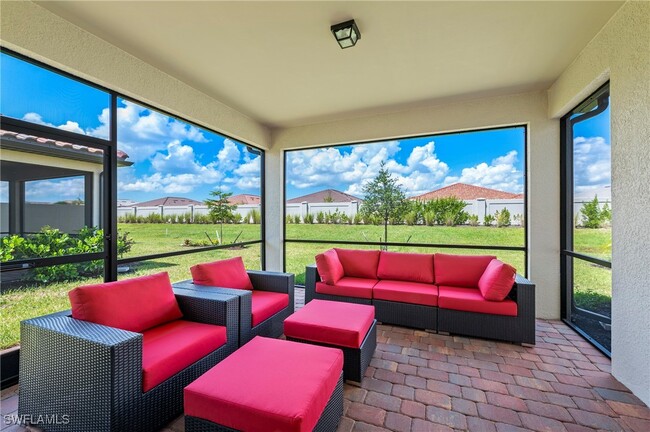 17434 Caravita Ln in Ft. Myers, FL - Foto de edificio - Building Photo