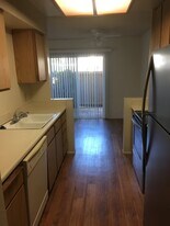 4020 Porte La Paz in San Diego, CA - Building Photo