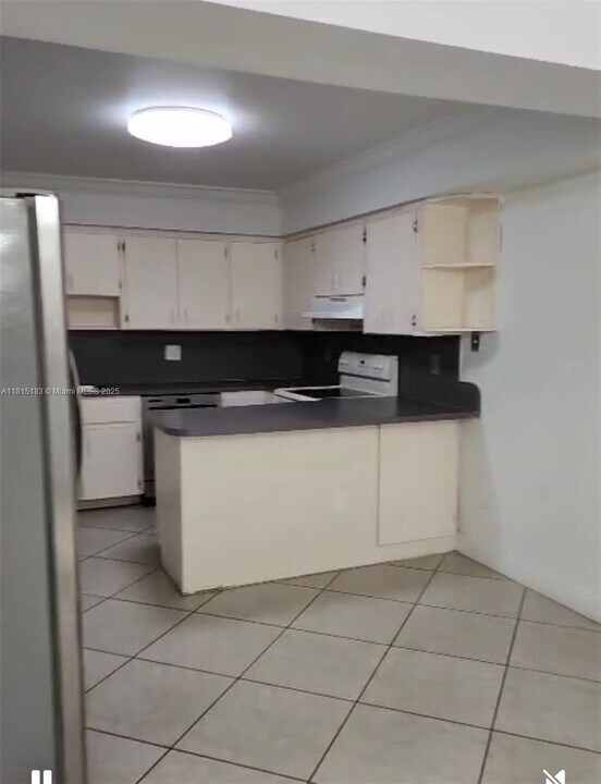 1750 W 56th St in Hialeah, FL - Building Photo