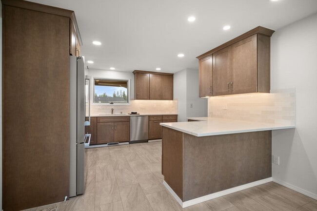 6 E Regina Ave in Spokane, WA - Building Photo - Building Photo