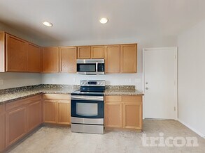 8700 Winding Creek Dr in Reno, NV - Building Photo - Building Photo