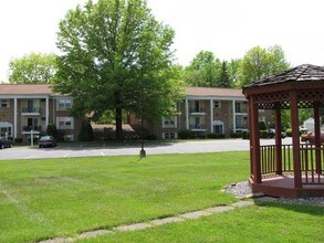 Liberty Heights in Alliance, OH - Foto de edificio - Building Photo