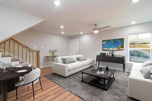 7954 Nashville St, Unit 7954 Nashville St Houston in Houston, TX - Building Photo