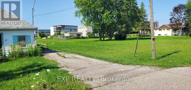 14 Elm Grove Ave in Richmond Hill, ON - Building Photo - Building Photo