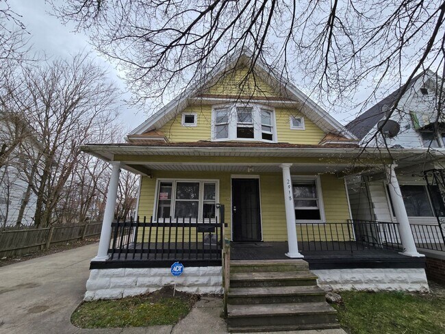property at 2918 Chestnut St