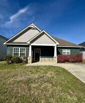 16 Vineyard Dr in Phenix City, AL - Building Photo