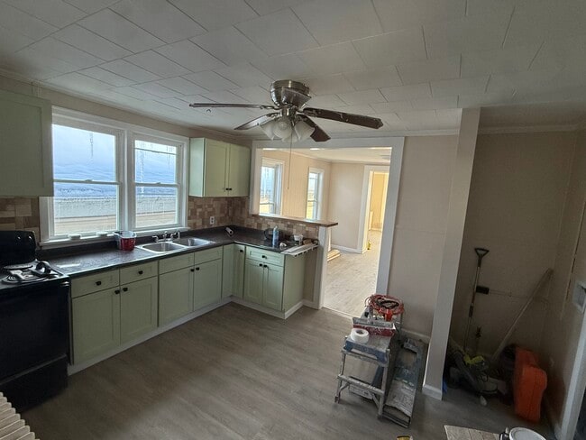 2430 3rd Ave, Unit FL.2