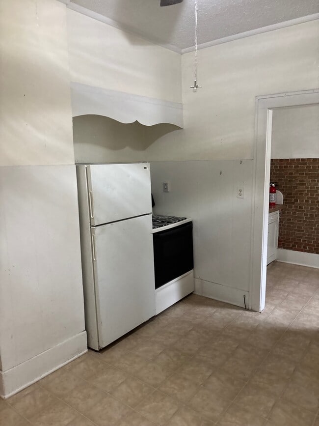 804 W Ashland Ave in Indianola, IA - Building Photo - Building Photo