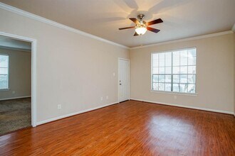 2255 Braeswood Park Dr in Houston, TX - Building Photo - Building Photo